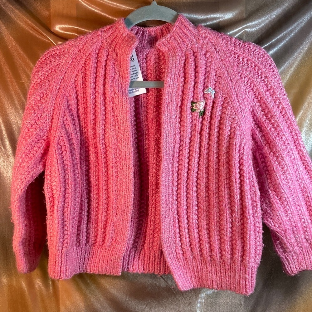 Vintage 60’s bubblegum pink child’s cardigan 9/10 see measurements 36” chest 351